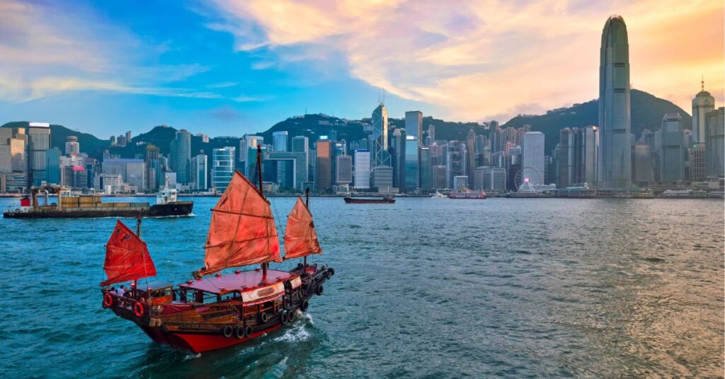 Languages Spoken in Hong Kong: Cantonese, English, and Written Chinese